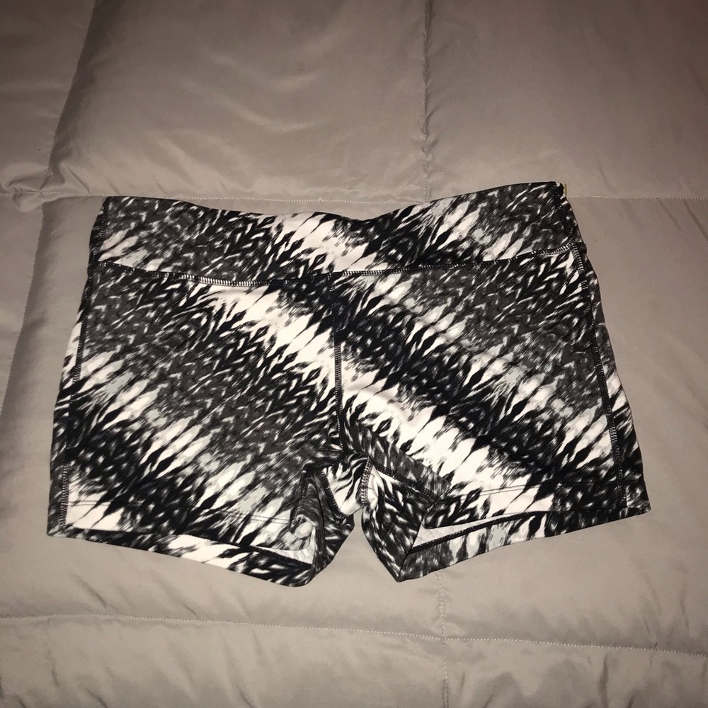 Athleta Shorts - Size L